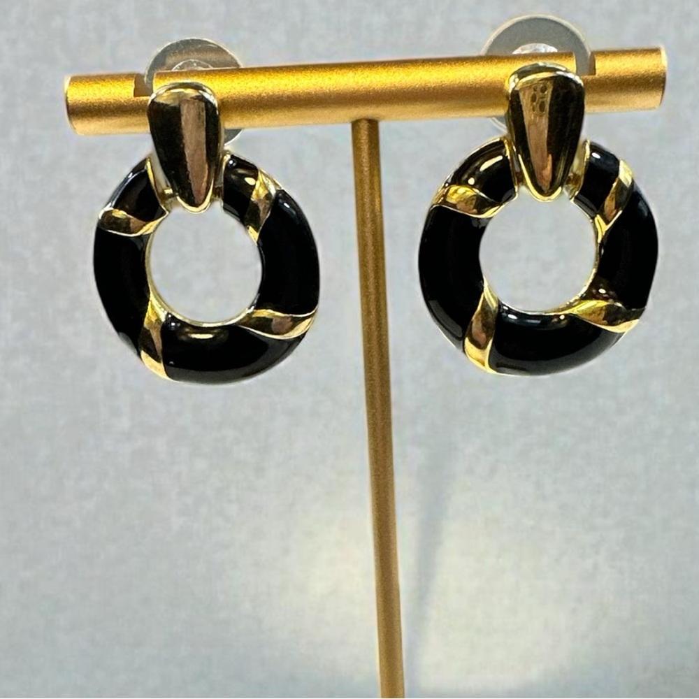 VTG Elegant Black and Gold‎ Tone Enameled Hoop Earrings